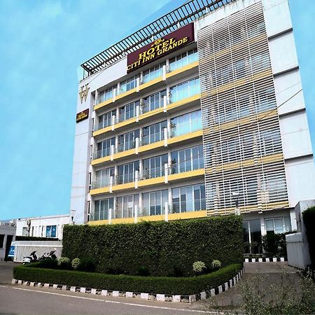 Hotel Citi Inn Grande Zirakpur エクステリア 写真