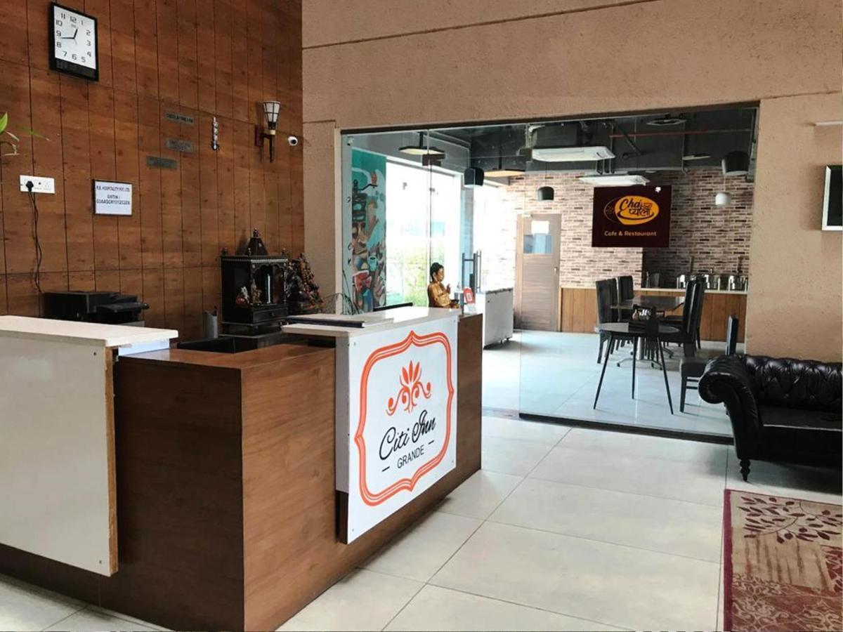 Hotel Citi Inn Grande Zirakpur エクステリア 写真