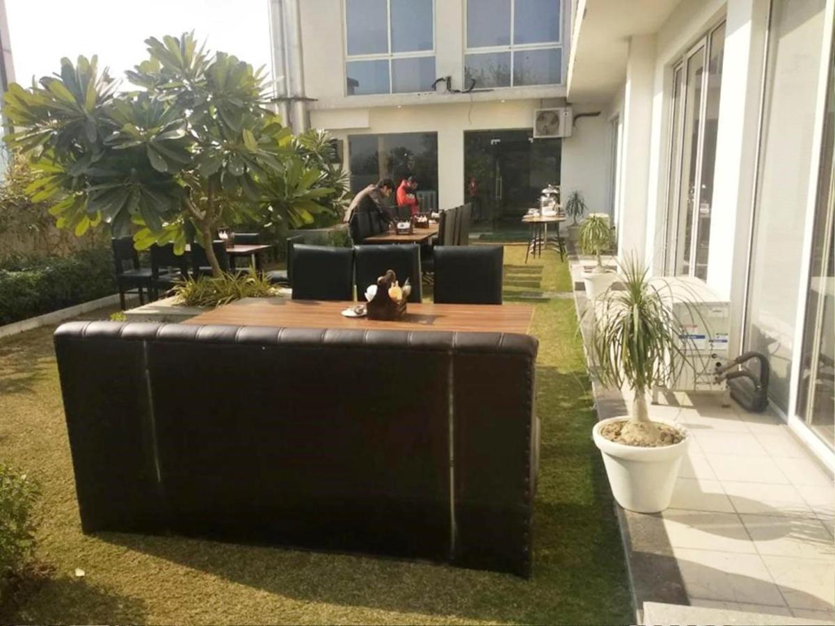 Hotel Citi Inn Grande Zirakpur エクステリア 写真